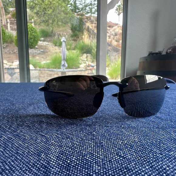 Maui Jim H407-02 Ho'okipa Gloss Black Frame / HCL Bronze Polarized Lenses - Picture 8 of 8